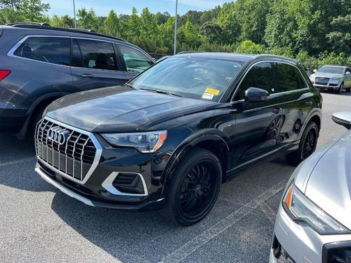 Mythos Black Metallic 2019 Audi Q3 2.0T Premium