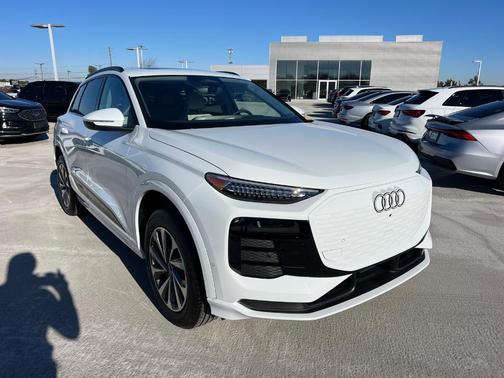 2025 Audi Q6 e-tron Premium