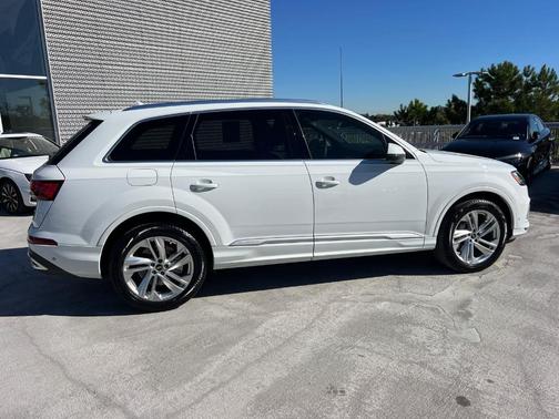 2022 Audi Q7 55 Premium