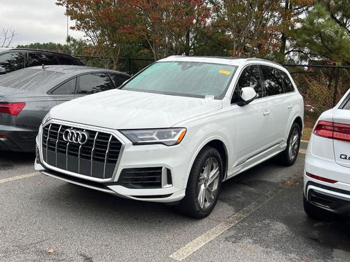 2022 Audi Q7 55 Premium