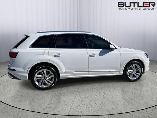 2022 Audi Q7 55 Premium