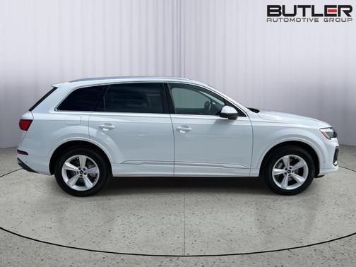 2025 Audi Q7 55 Premium