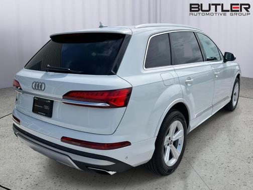 2025 Audi Q7 55 Premium