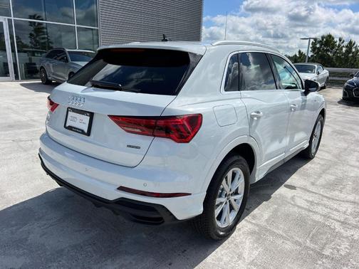2025 Audi Q3 45 S line Premium