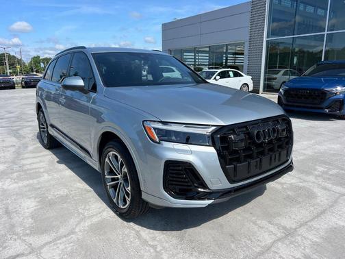 2025 Audi Q7 45 Premium Plus