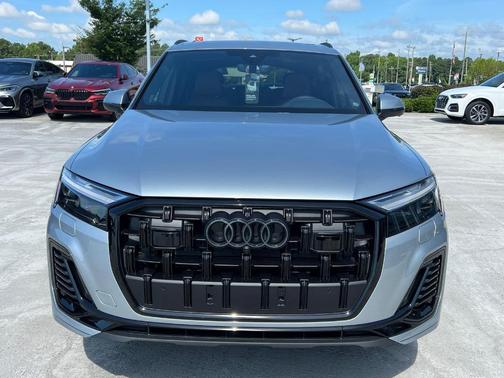 2025 Audi Q7 45 Premium Plus