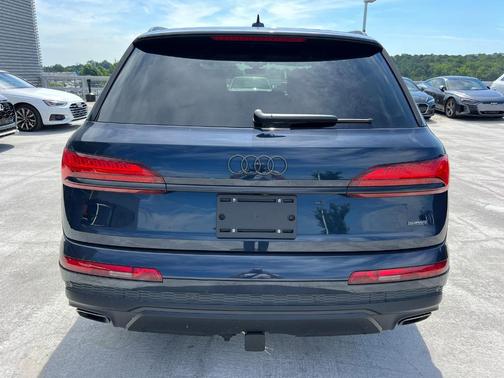 2025 Audi Q7 55 Premium Plus