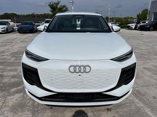 2025 Audi Q6 e-tron Premium