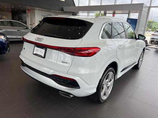 2025 Audi Q5 2.0T quattro Premium
