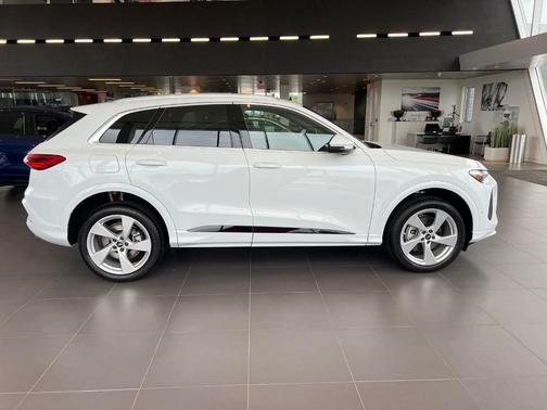 2025 Audi Q5 2.0T quattro Premium
