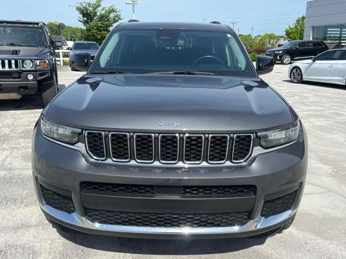 2022 Jeep Grand Cherokee L Laredo