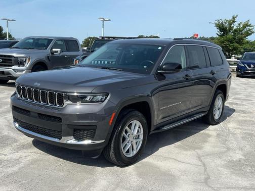 2022 Jeep Grand Cherokee L Laredo