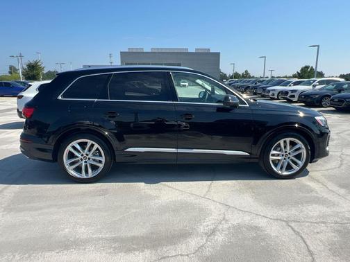 2025 Audi Q7 55 Premium Plus