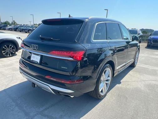 2025 Audi Q7 55 Premium Plus