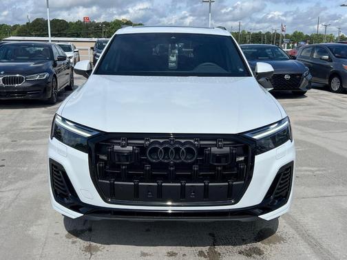 2025 Audi Q7 55 Premium Plus