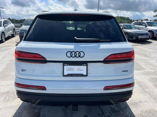 2025 Audi Q7 55 Premium Plus