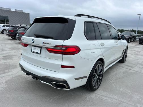2021 BMW X7 M50i