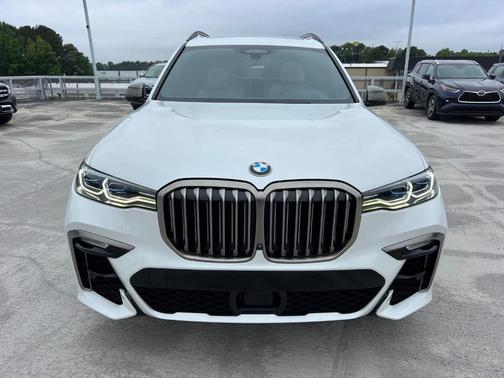 2021 BMW X7 M50i