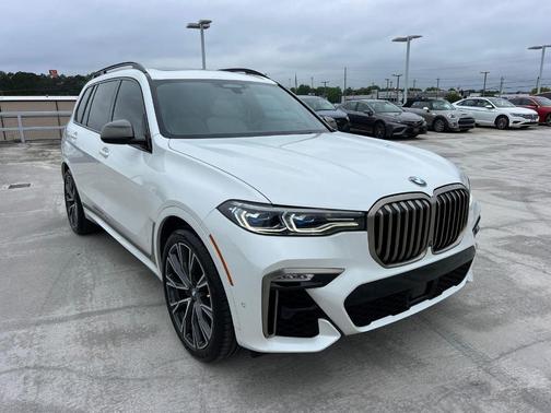 2021 BMW X7 M50i