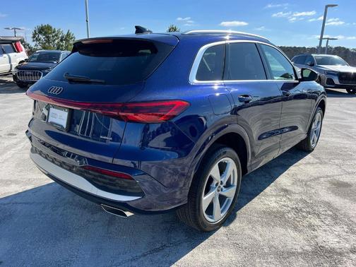 Navarra Blue Metallic 2025 Audi Q5 2.0T quattro Premium