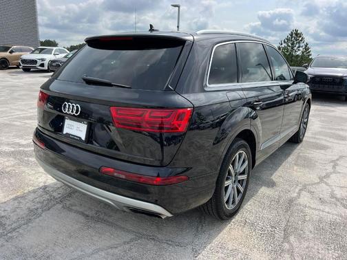 2019 Audi Q7 55 Premium Plus