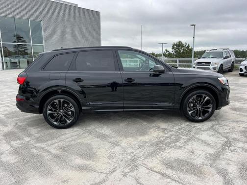 2025 Audi Q7 55 Premium Plus