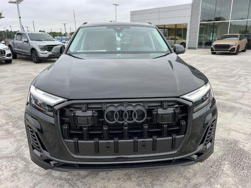 2025 Audi Q7 55 Premium Plus