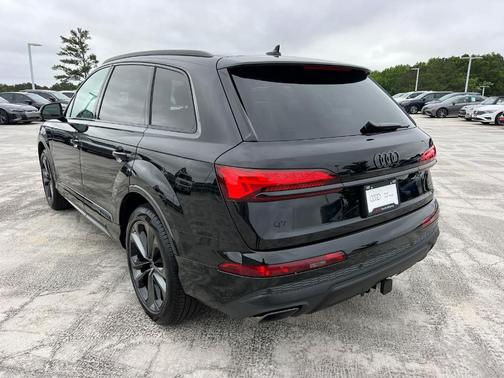 2025 Audi Q7 55 Premium Plus