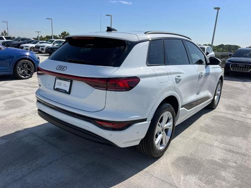 2025 Audi Q6 e-tron Premium