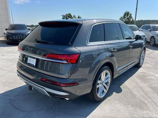 2025 Audi Q7 55 Premium Plus