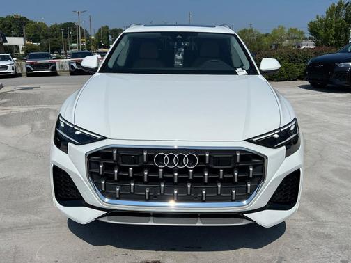 2025 Audi Q8 Premium Plus