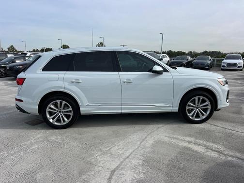 2025 Audi Q7 45 Premium