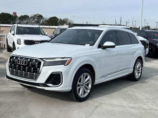 2025 Audi Q7 45 Premium