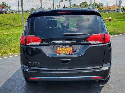 2020 Chrysler Pacifica Touring-L