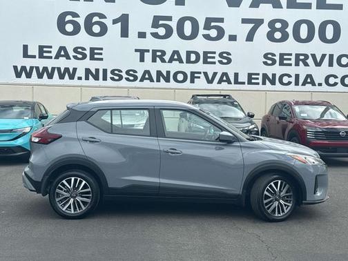Boulder Gray Pearl 2024 Nissan Kicks SV