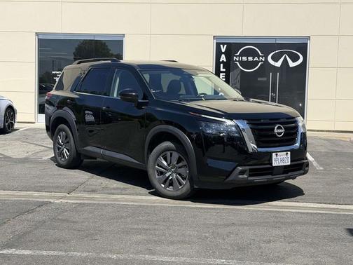 Black 2025 Nissan Pathfinder SV