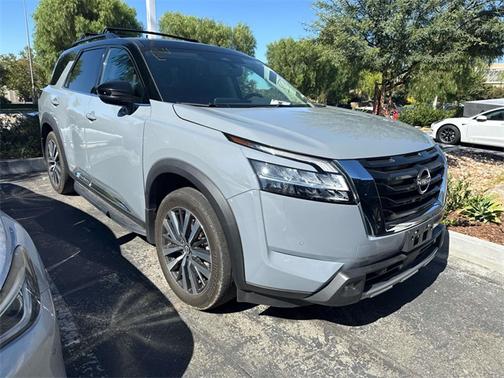 2022 Nissan Pathfinder Platinum