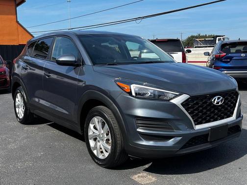 2021 Hyundai TUCSON SE