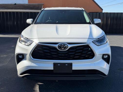 2021 Toyota Highlander LE
