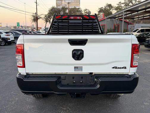 2023 RAM 3500 Tradesman Crew Cab 4x4 8' Box