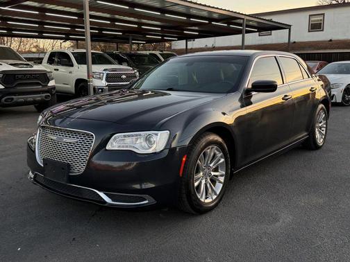 2019 Chrysler 300 Touring