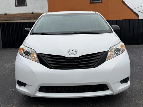 2016 Toyota Sienna L