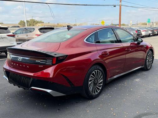 2025 Hyundai SONATA Hybrid SE