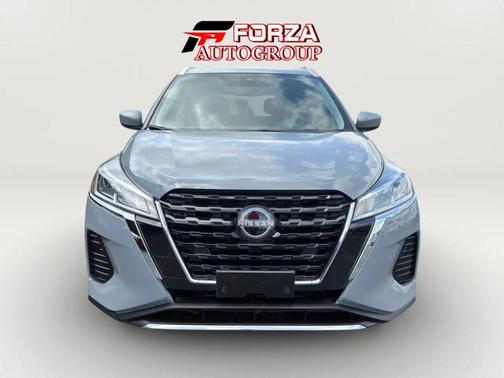 Gray 2024 Nissan Kicks SV