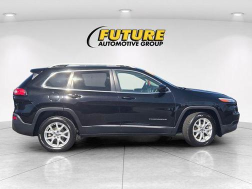 Diamond Black Crystal Pearlcoat 2018 Jeep Cherokee Latitude