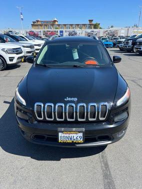 Diamond Black Crystal Pearlcoat 2018 Jeep Cherokee Latitude