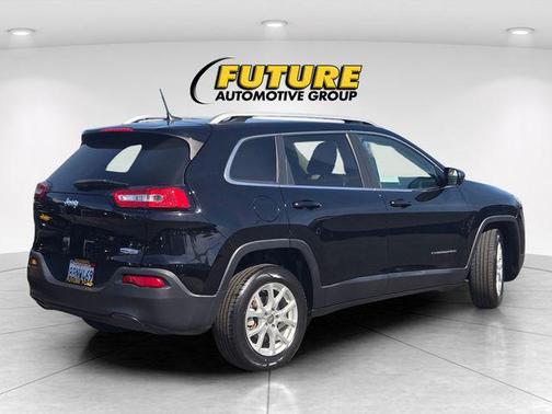 Diamond Black Crystal Pearlcoat 2018 Jeep Cherokee Latitude
