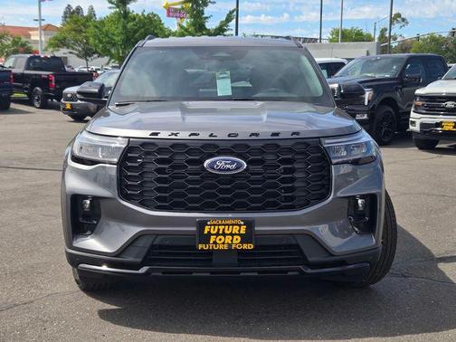 Carbonized Gray Metallic 2026 Ford Explorer Active w/200A Pkg