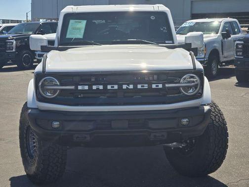 Oxford White 2026 Ford Bronco Outer Banks
