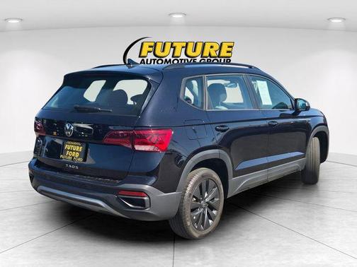 Deep Black Pearl 2024 Volkswagen Taos 1.5T S